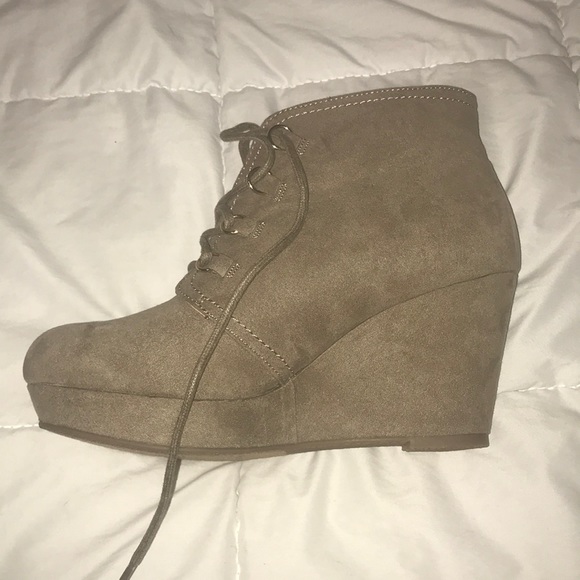 Taupe booties - Picture 2 of 2